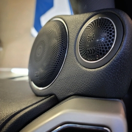 Những Lợi Ích Khi Nâng Cấp Hệ Thống Âm Thanh Trên Ô Tô Của Bạn